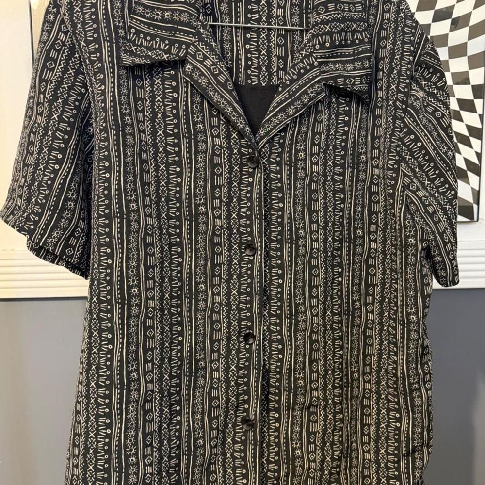 Briggs Geometric Patterned Button-Down Top